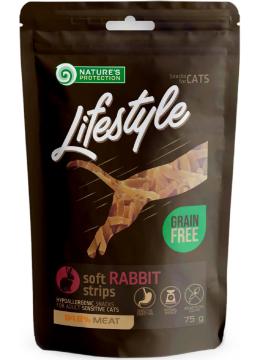 Nature's Protection Lifestyle snack for cats М'які смужки з кролика